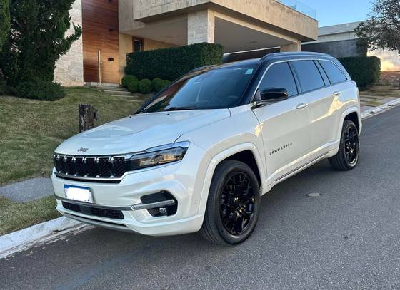 JEEP COMMANDER 2.0 TD380 TURBO DIESEL OVERLAND AT9 JEEP COMMANDER 2.0 TD380 TURBO DIESEL OVERLAND AT9